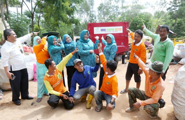 16ketua tp pkk acara bank sampah.jpeg